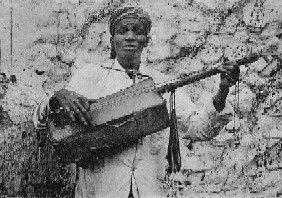 Ear & Eye - Maroccan Gimbri Player