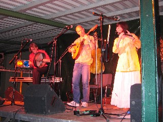 Iontach, Folk on the Water 2006, photo by Walkin' Tom