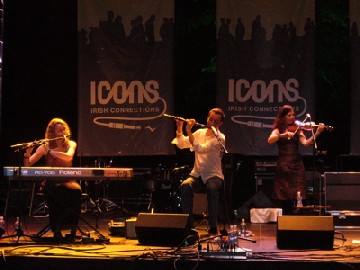 Cara, ICONS Festival