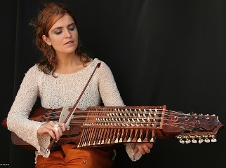 Ana Alcaide