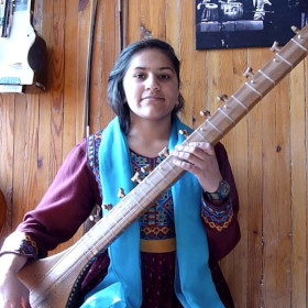 Afghanistan: Anita Alami, Tanbur