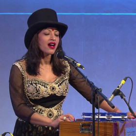 Bangladesh: Shapla Salique, Vocals